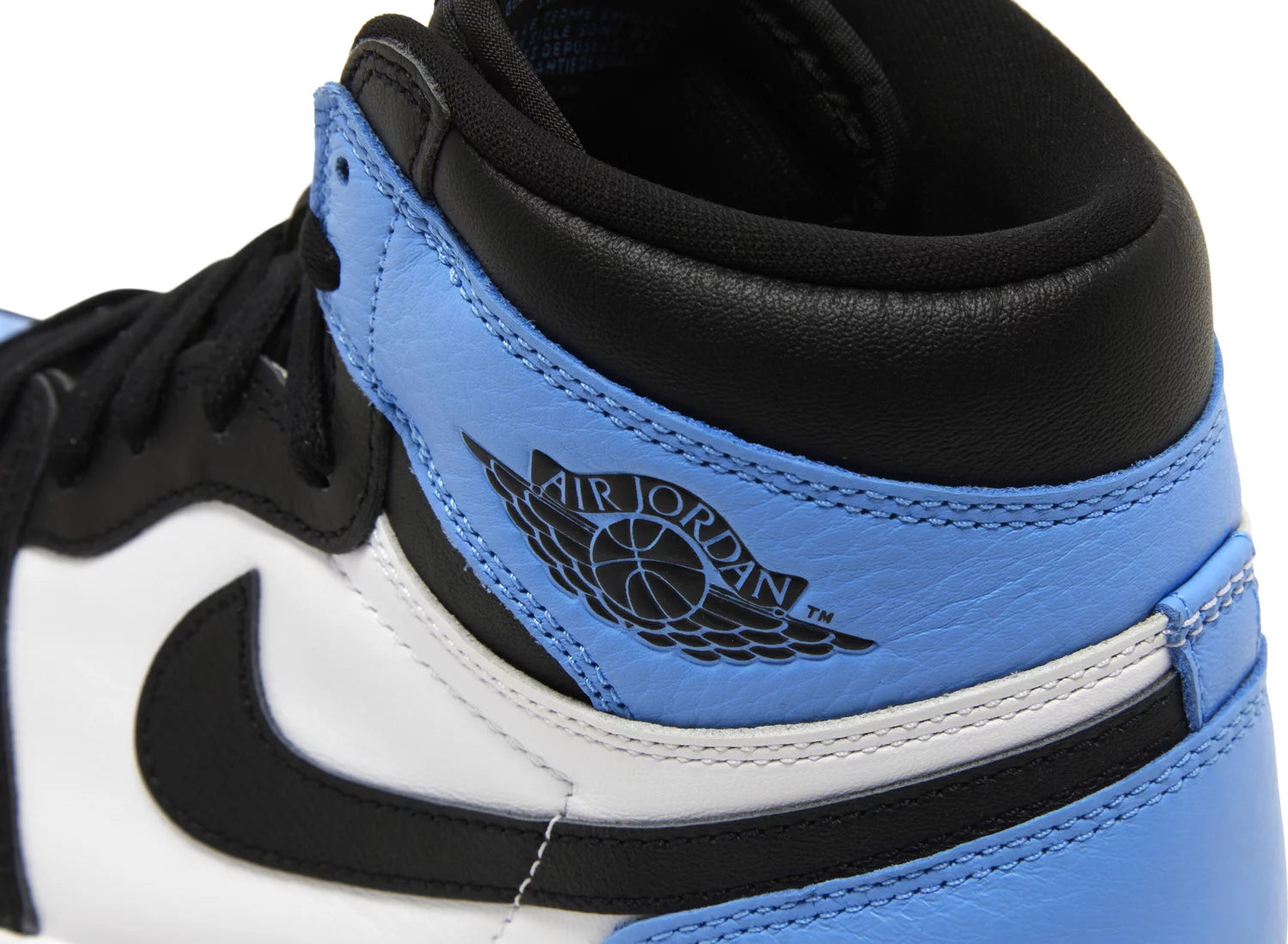 Air Jordan 1 High "University Blue"