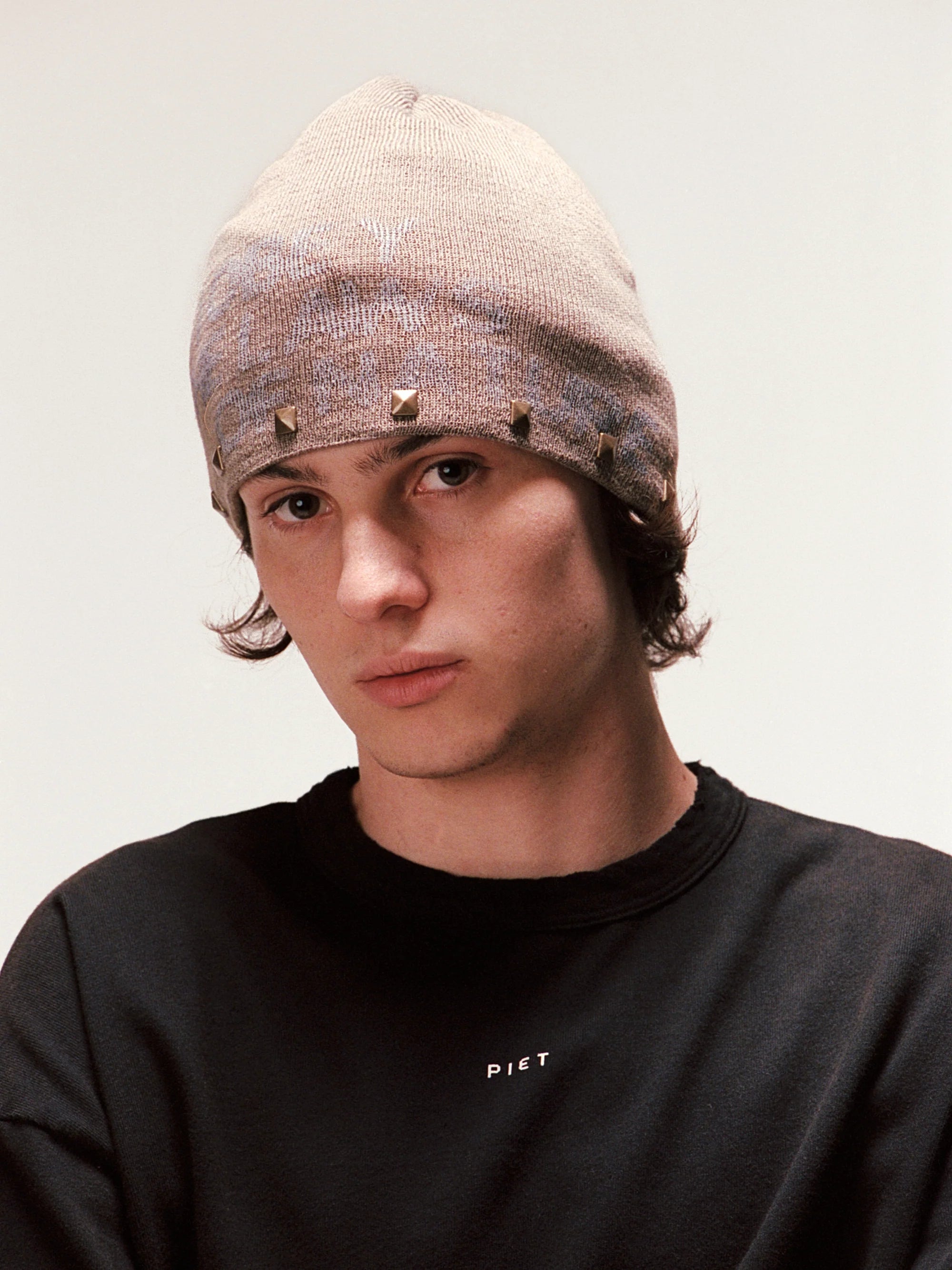 Gorro Piet I Obey Studded Beanie