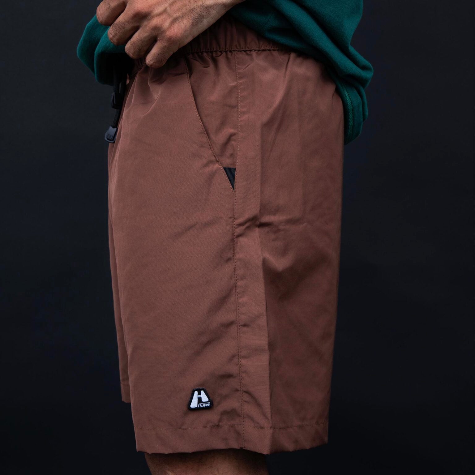 Shorts High Logo Line "Brown"