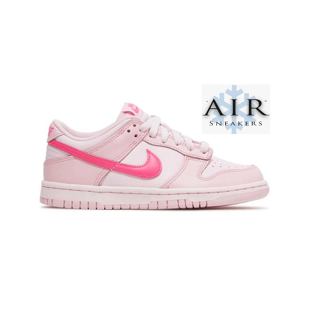 Nike Dunk Low "Triple Pink"