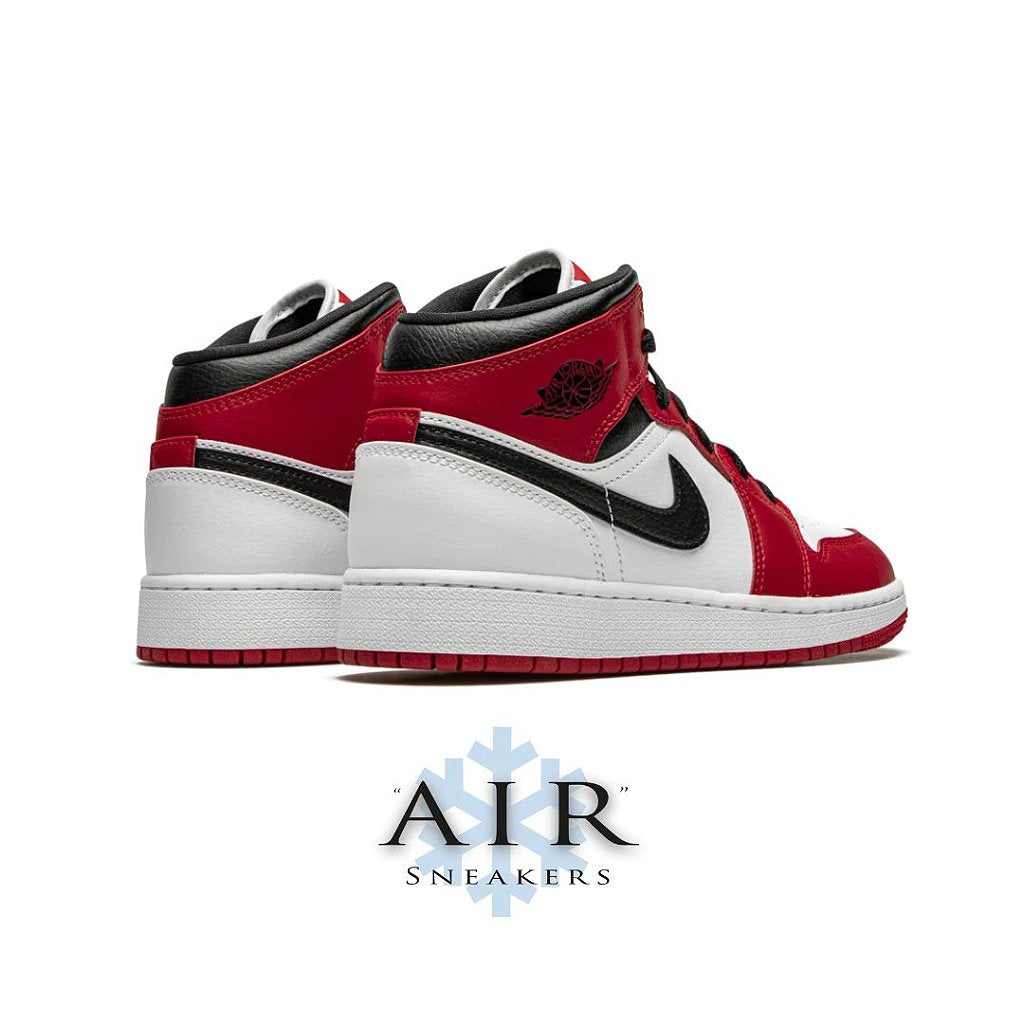 Air Jordan 1 Mid "Chicago White Heel"